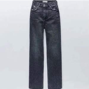 Ett par högmidjade ZARA jeans som tyvärr är för små för mig men huuur snygga som helst!💘 Köptes i våras men knappt använda då de som sagt inte passade bra.⭐️ Nypris ca 350kr frakt: 66kr🤗