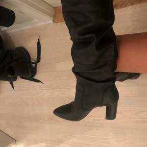 Over knee Stövlar  - Overknee stövlar strl 37. Köparen står för frakten! Äkta läder