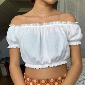 milkmaid topp🥥 - nyskick! säljer då jag aldrig använder den, supersöt och passar till det mesta, passar XS-S. frakt ingår i priset💖