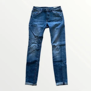 Crocker jeans - Skinny jeans. Inte jätteanvända, i fint skick. Har vikt upp benen som det syns på bilderna! Kontakta mig för mått eller andra frågor 😊