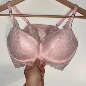 Rosa bh från Hollister  - Jätteskön rosa bh från Hollister i storleken M💗