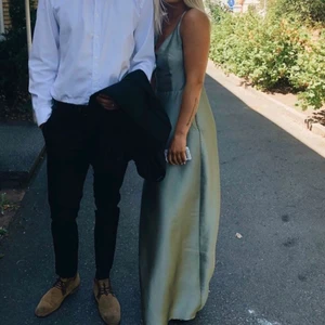 Balklänning - Superfin långklänning som pasta utmärkt till balen. Säljer då den var för stor för mig🤭