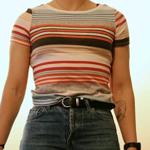 T-shirt  - Enkel och söt t-shirt från Zara (tror jag) i S, sparsamt använd!