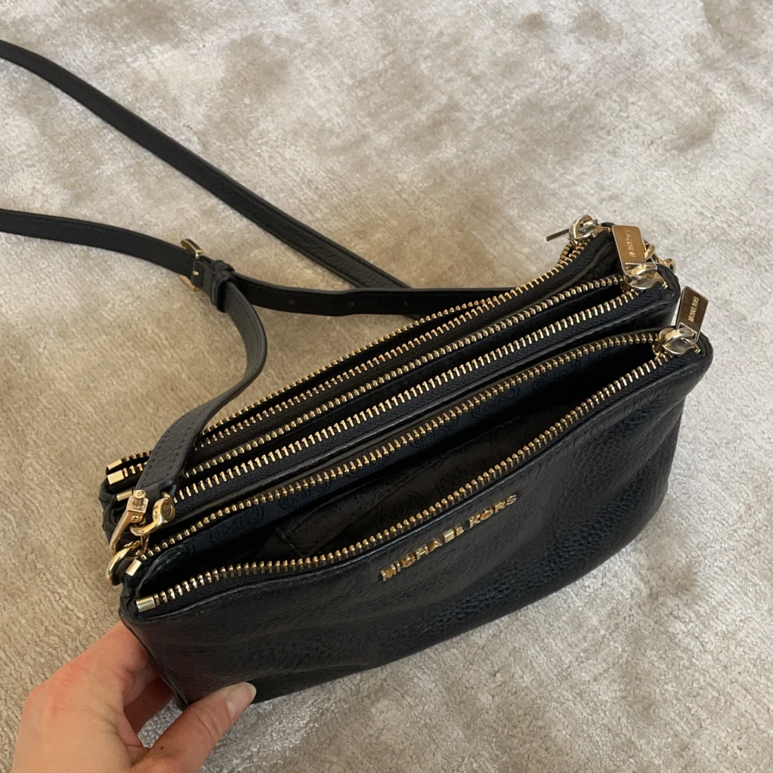 Michael kors handväska  - 90