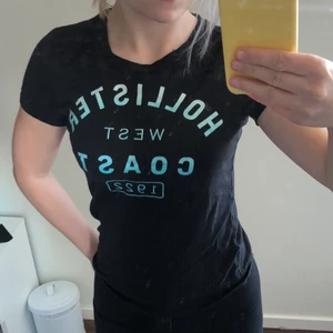 T-shirt, Xs - Svart T-shirt från hollister