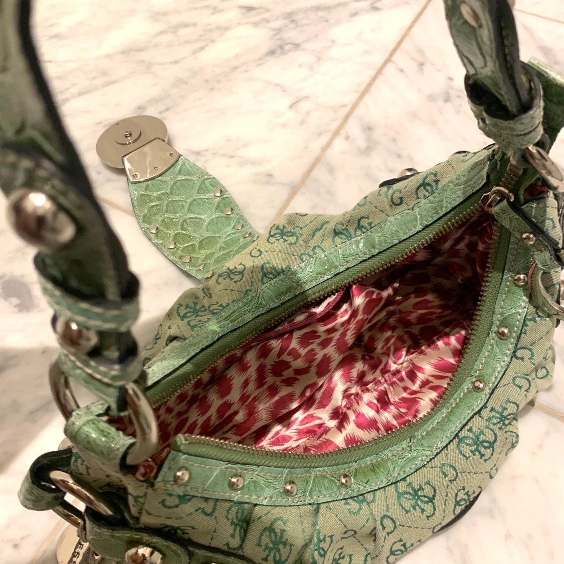 Guess axel-handväska - 90