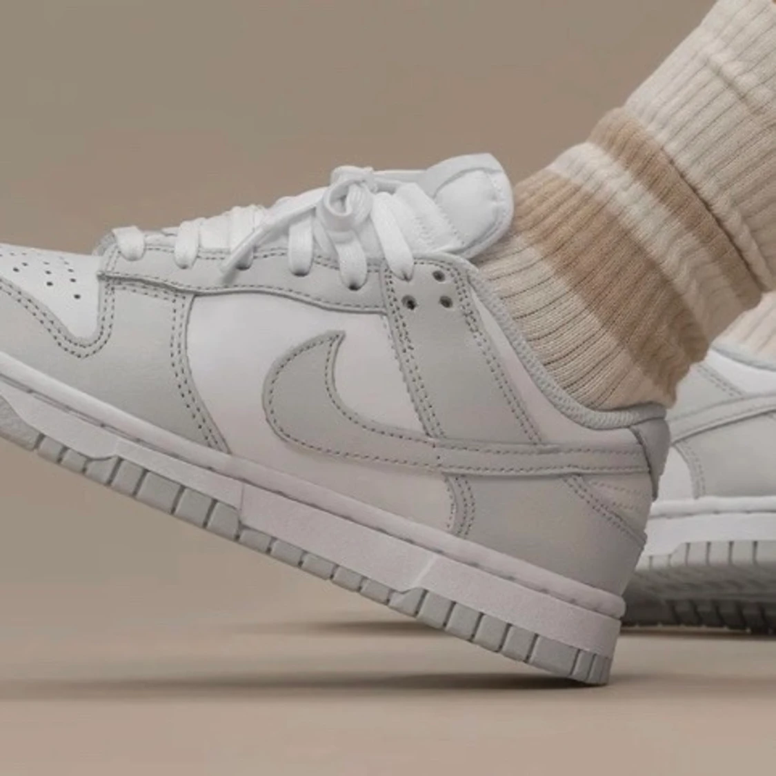 Nike dunk low ”Photon dust”