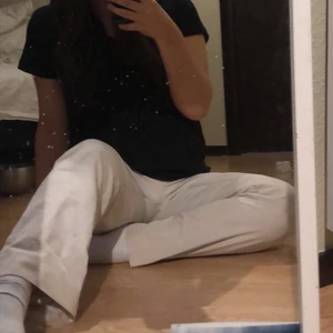 Mac jeans  - Beiga jeans från MAC, väldigt fint skick🤩 Är 157cm och dom passar perfa om man gillar lite bootcut.