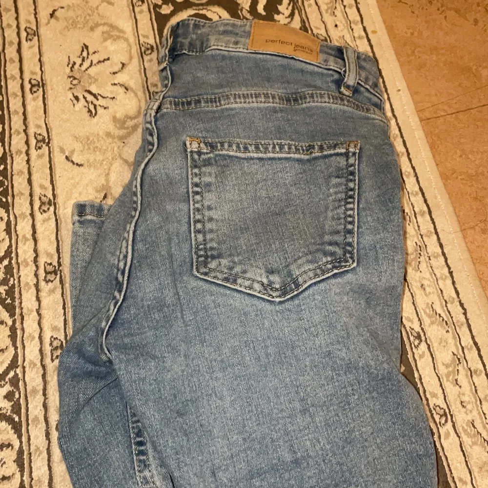 Bootcut jeans ifrån Gina väldigt bra skick . Jeans & Byxor.