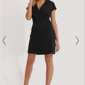 Double breasted collar dress  - Oanvänd superfin klänning som tyvärr var fel i storleken och försent att skickas tillbaka. 