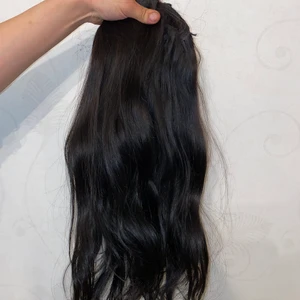 ÄKTA LÖSHÅR 100% - Äkta löshår från bygichana, 230 gram. Använd endast tre månader. 4 års-garanti på håret från min egna frisör. Sista bilden är håret insytt. Priset är inklusive frakt. Ordinarie pris 6900 kr. Kvitto hos design exstension.