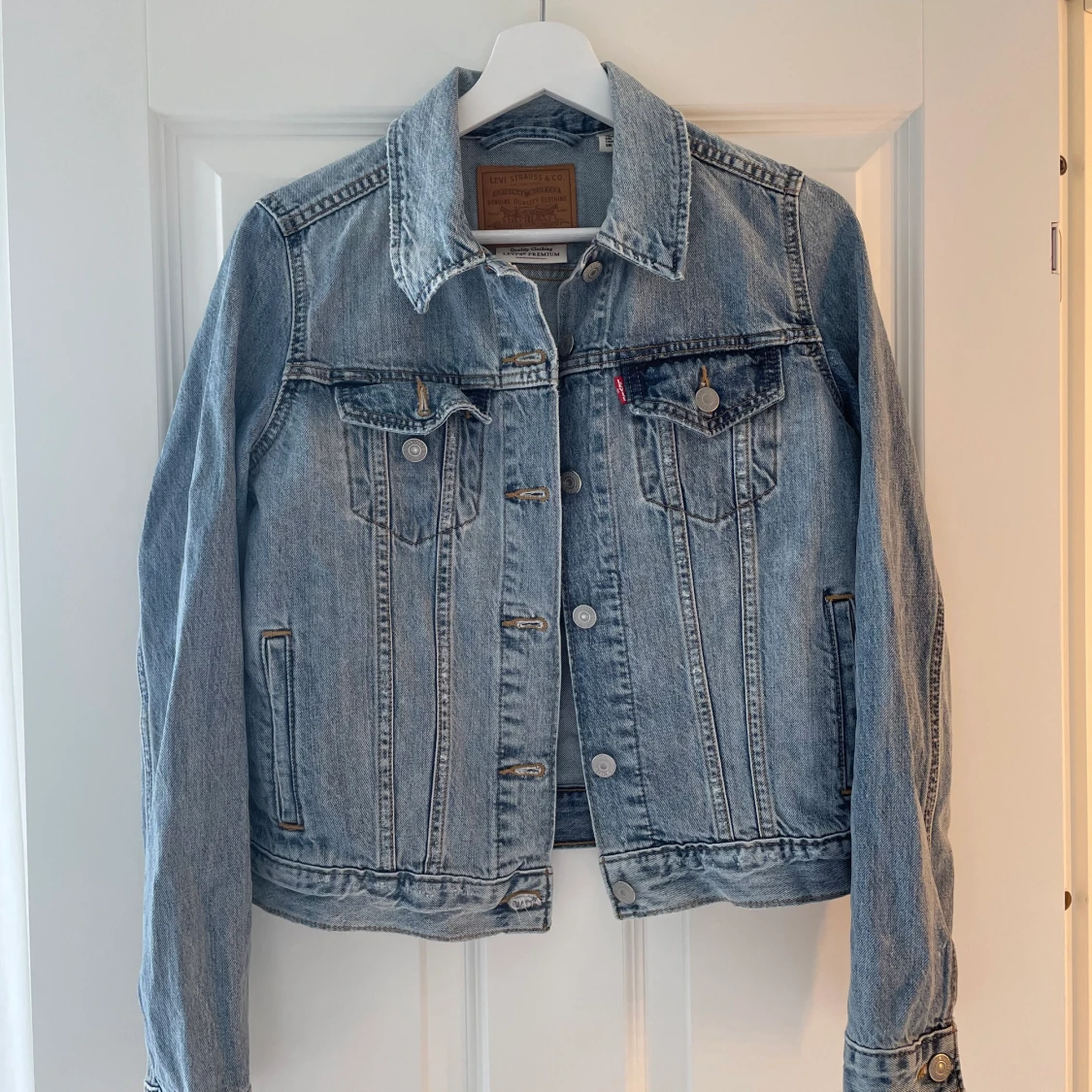 Jeans jacka från Levis i storlek S - 91