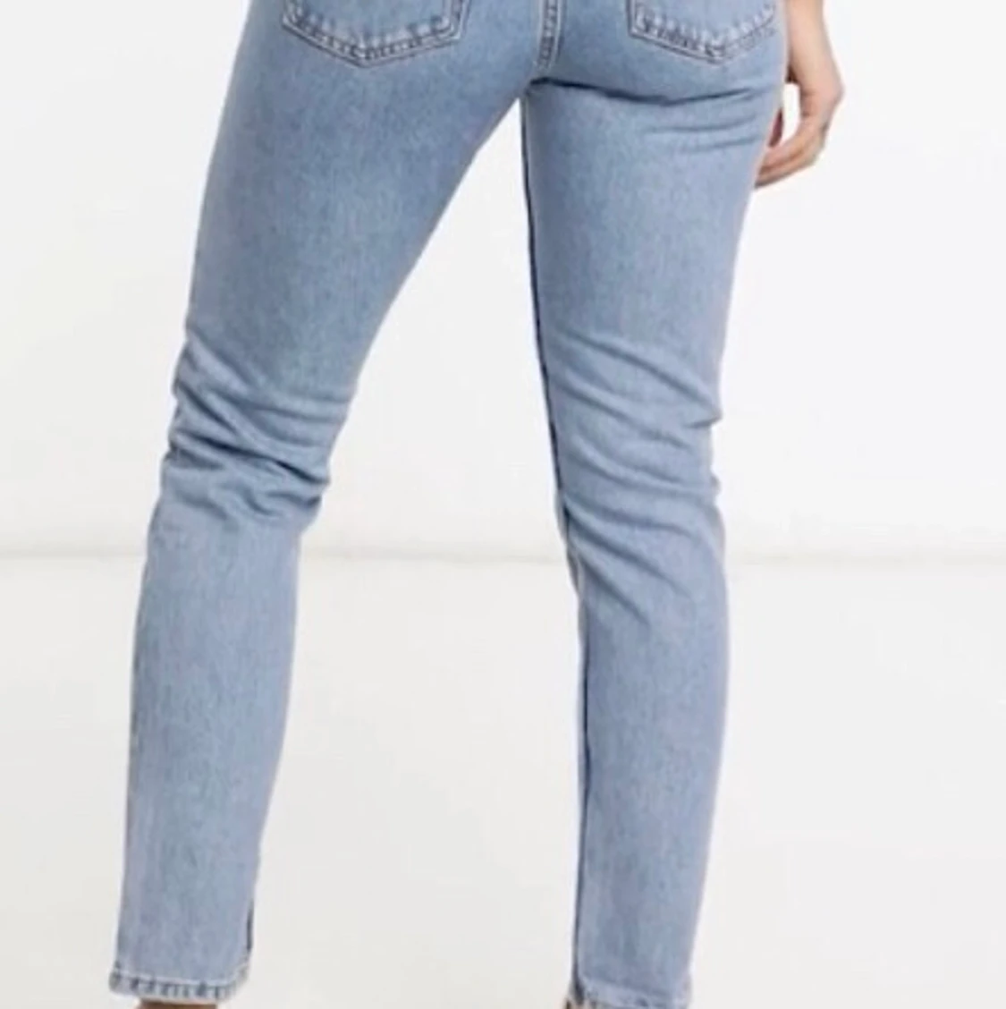 Så snygga Monki ”Kinomo” jeans storlek 27 - 90