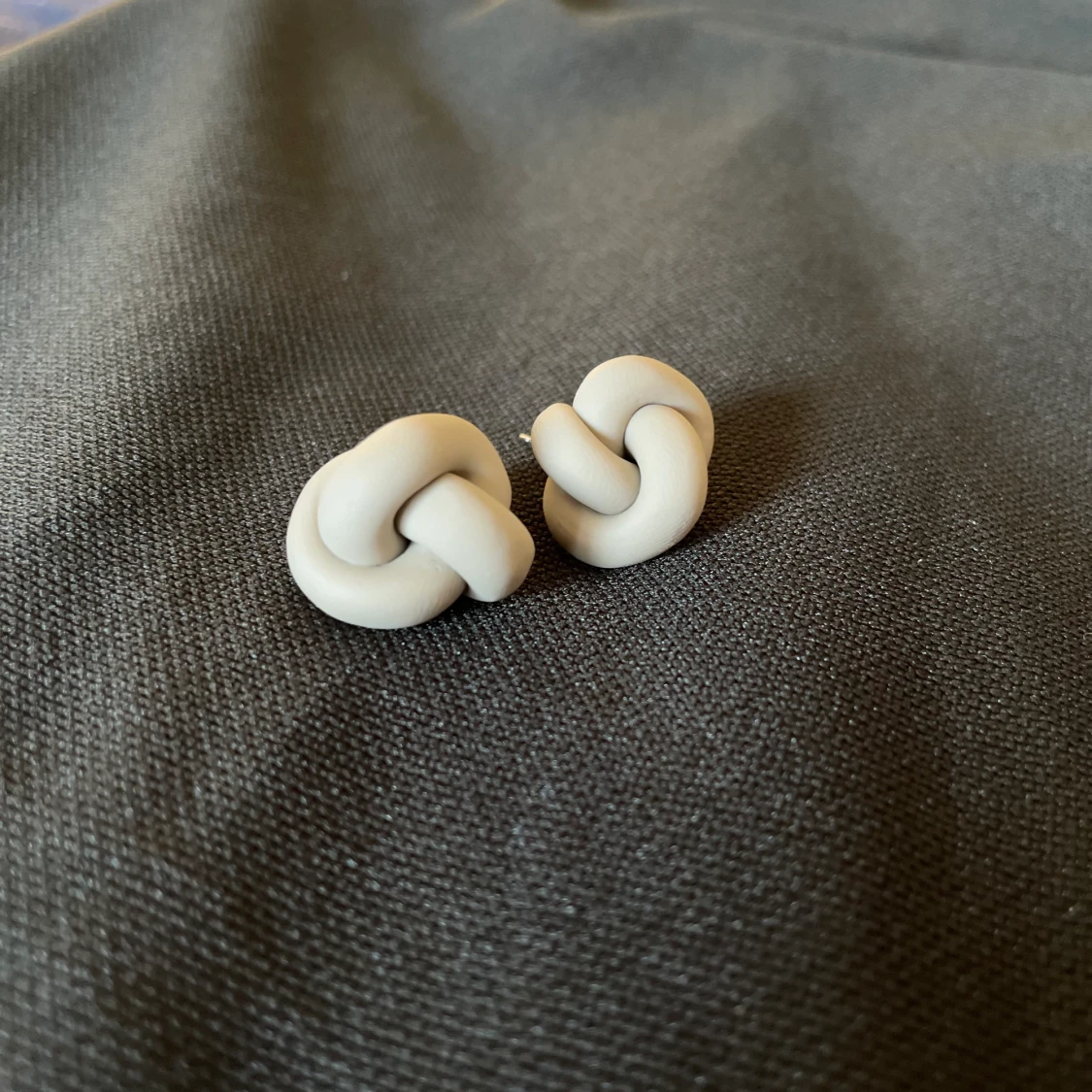 đŸâšđGrĂ„ beiga örhĂ€ngenđâš đŸ