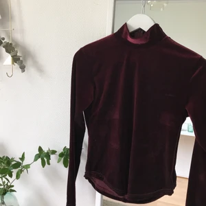 Sammetstopp XS/S - Ball vinröd sammetstopp✨ finns i Lund, skickar även PostNord spårbart💫