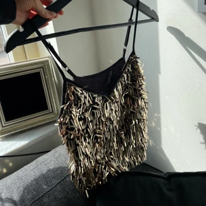 Topp 💃🏼 - Festligt linne från Topshop som är använt 1 gång! Strl S. Köpare står för ev. Frakt ⚡️