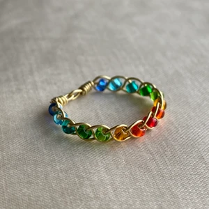 Ring - Handgjord ring i regnbågens fina färger 🌈 