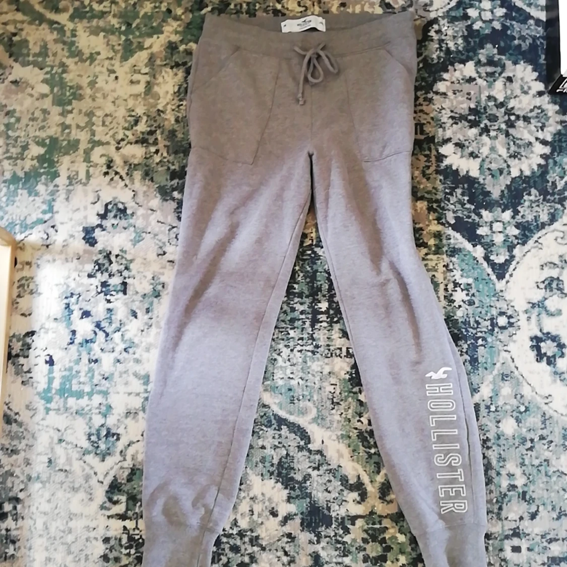 Mjukisbyxor från Hollister strl. M - 90