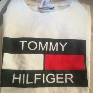 Tommy Hilfiger - used