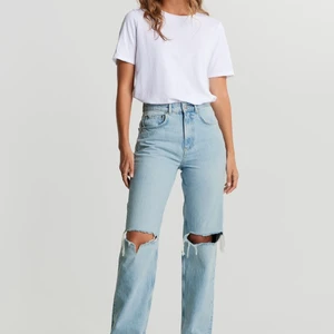 90's high waist jeans  - Säljer mina fina jeans från Gina. Super fina. Använd fåtal gånger. Högsta bud 380 kr. 