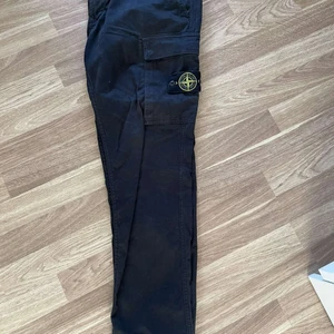 Stone island  - Cargo pants från stone island. Finns typ inga sånna o köpa längre , köpta för 2800