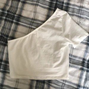 fin tröja - superfin tröja som aldrig kommer till användning. Aldrig använt, den är helt som ny. 60 kr + frakt🤍🤍🤍