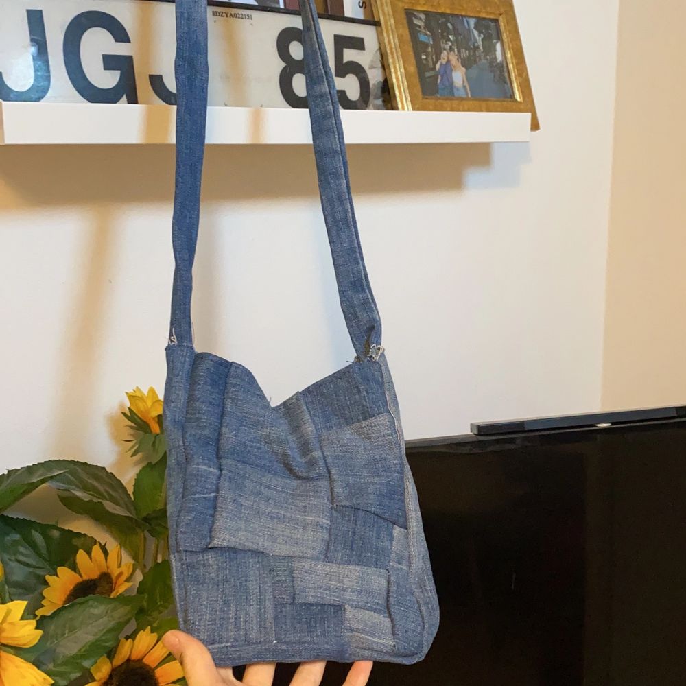 Jeans patches väska - Väskor | Plick Second Hand