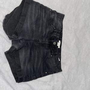 svarta shorts använt i bra skick 