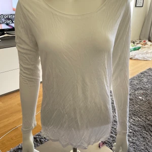 Oanvänd samsoe samsoe - Helt oanvänd tröja från samsoe samsoe, passar S-M