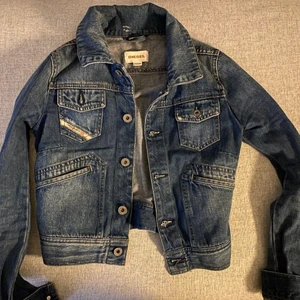 Jeansjacka från DIESEL - Jeansjacka från DIESEL stl XS, mycket fint skick!