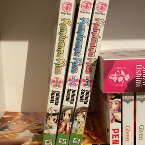 Kamisama kiss vol 1,2,3  - Är inte så jätteintresserad av manga numera och tänkte att det var någon annan som skulle kunna ha mer nytta av dem! Säljer helst alla på en gång för 300 kr annars är det 100 kr per bok. Ingen av böckerna har några skador eller repor, de har mest stått o dammat i hyllan ett tag haha. Frakten ändras inte beroende på hur många böcker du köper! 