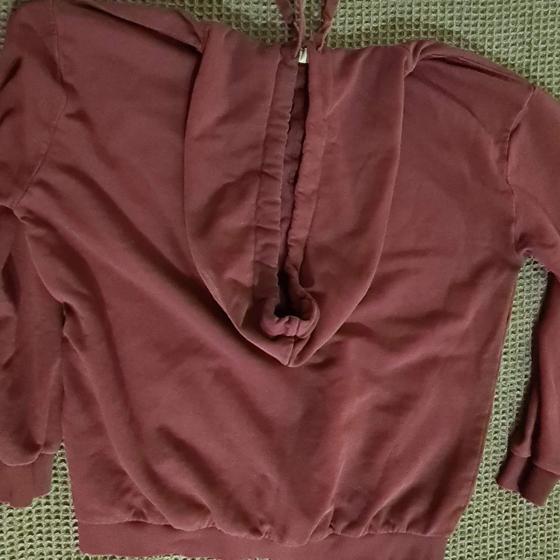 Lila hoodie, storlek S  - 90