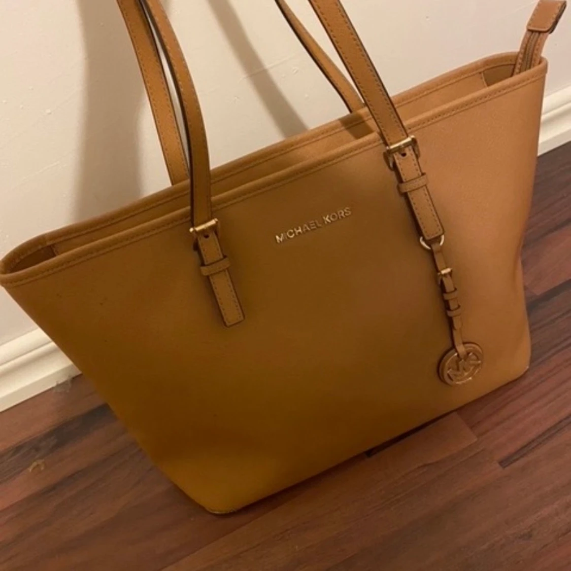 ÄKTA Michael kors väska  - 90