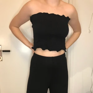 Bandeau top från Bik bok - Säljes då den är för stor för mig.