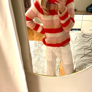 Randig tröja - Asmysig randig tröja med fina färger! I storlek Xs köpt ifrån NAKD