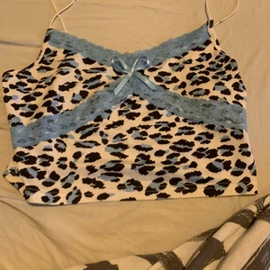 Jätte gulligt linne  - Jätte fint linne ifrån Shein men är väldigt bra kvalitet, inga effekter på den. Skriv för mer bilder eller frågor<3