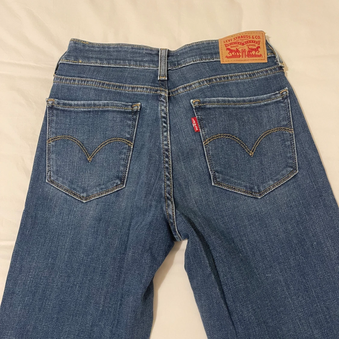 Levi’s jeans size 27