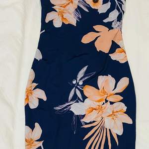 Floral, fitted dress, great condition 