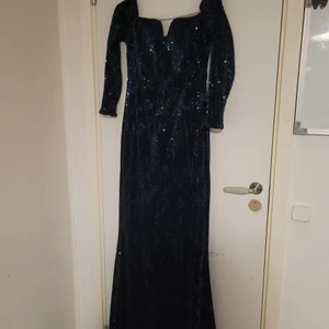 Fancy dark navy dress - Worn once, The has no flaws, Fancy and modest.
