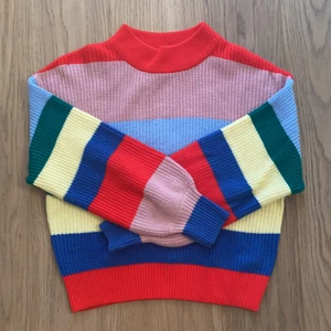 Stickad tröja  - Super cool och as mysig stickad tröja som ser helt ny ut! knappt använd och köpt för ett tag sen från monki! 