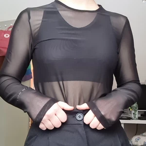 mesh tröja - svart mesh tröja som är nästan oanvänd! strl S 40kr 💖