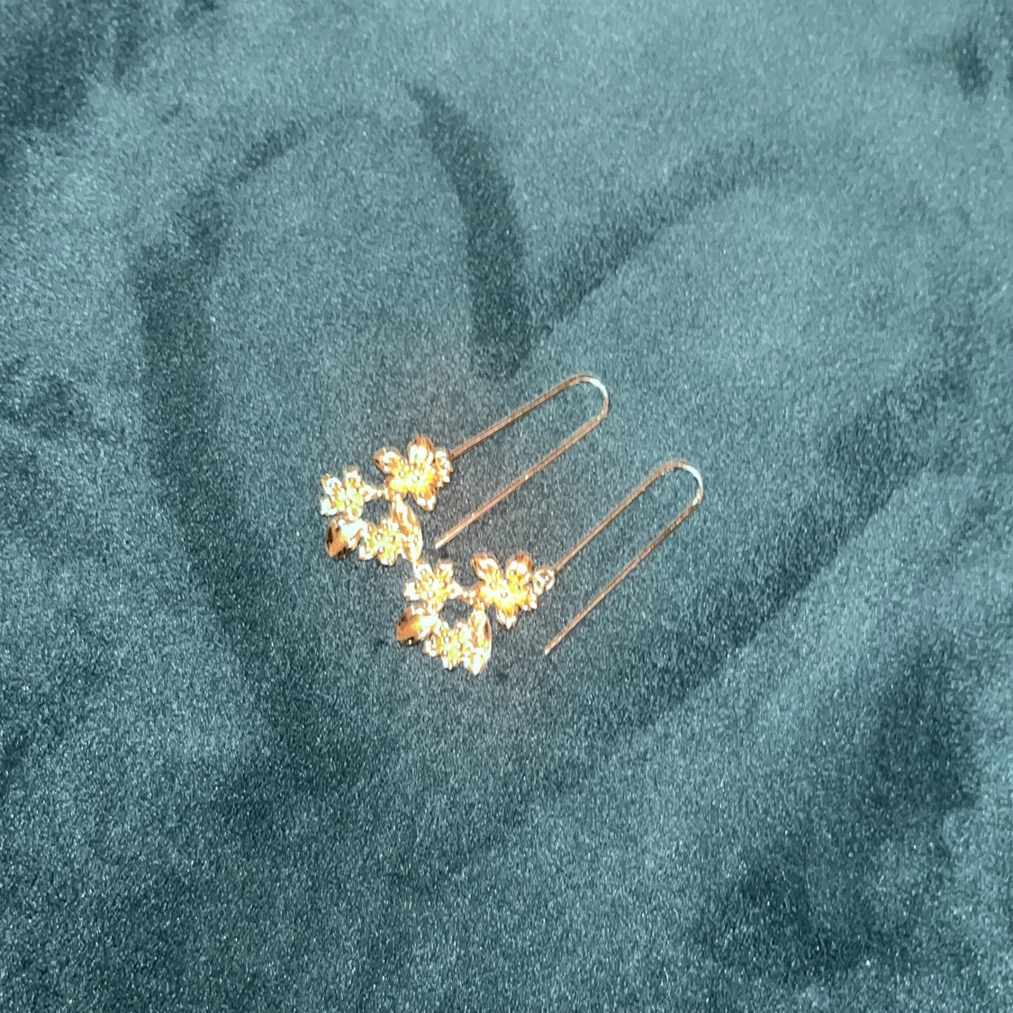 Oanvända örhängen!!