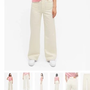 Monki beige Jeans - Säljer mina beige jeans från Monki. Säljer pga att de är aningen för tajta på mig. (Längden är perfekt, jag är 173) Använda ett fåtal gånger och är i väldigt fint skick!                        Skriv vid önskan om fler bilder