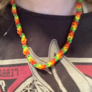 Loom bands/lonbands dubel gummisnodd:) - Loom bands/lonbands dubel gummisnodd:) ringar/armband/fotband/halsband<3 5-20kr st/ alla för 50:)