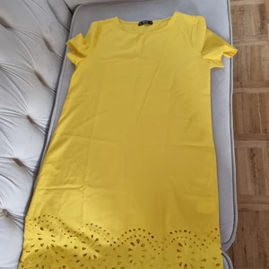 Klänning - Den är fel storlek så har inte haft den på mig nån gång