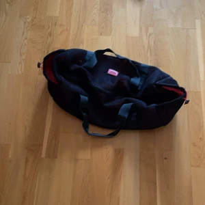 Väskan  - Den är använda ett fåtal gånger 