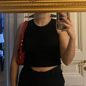 Svart tank - Svart tank, använt en gång :)