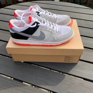 Nike dunk pro ISO - Fina Nike Dunks med mycket liv kvar. Size 43. Priset är flexibelt