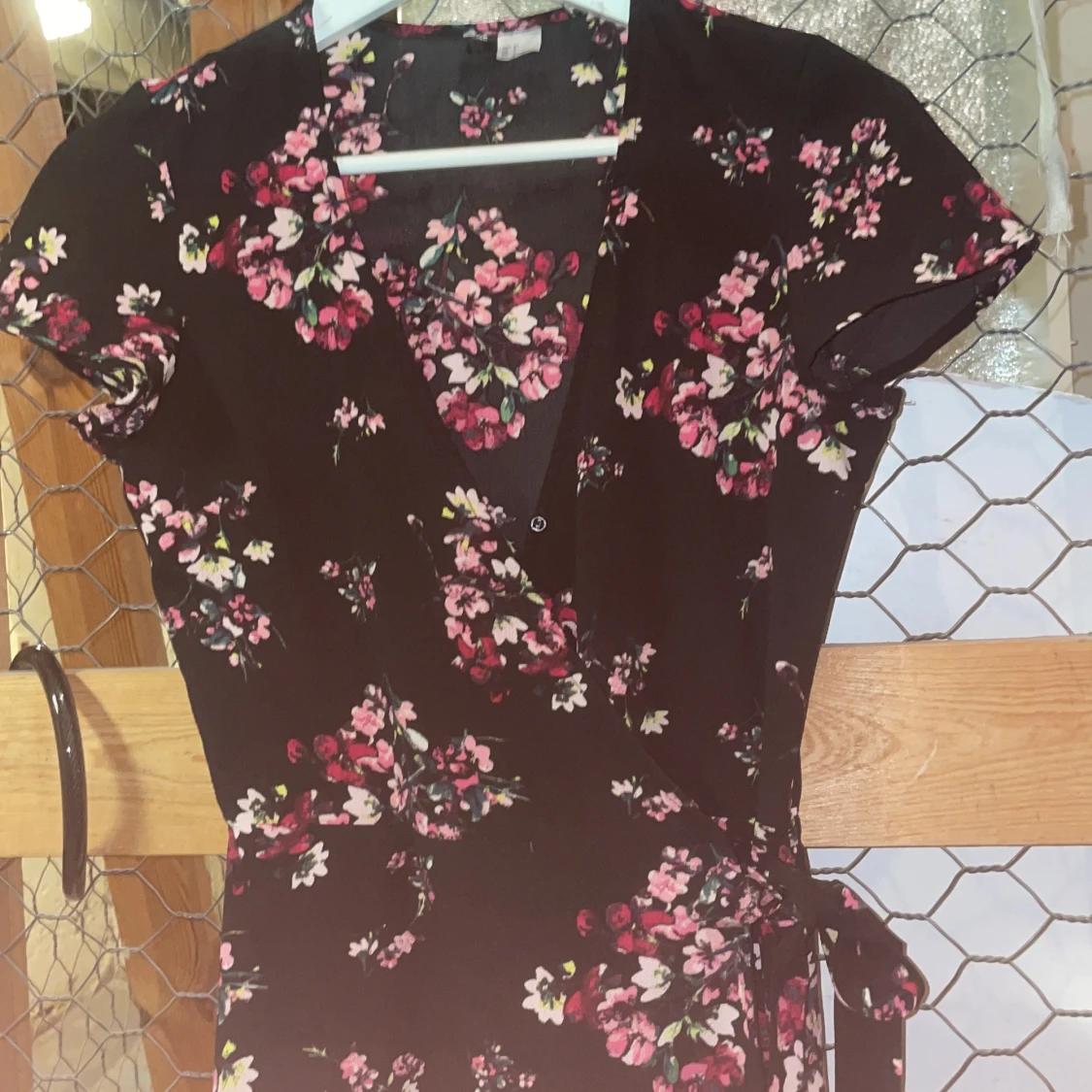 Blommig klänning aldrig använd - 90
