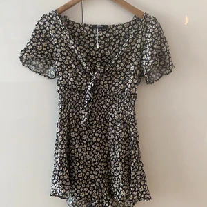 Jumpsuit  - Från bershka. Nypris 400, använd 2/3 gånger 💕